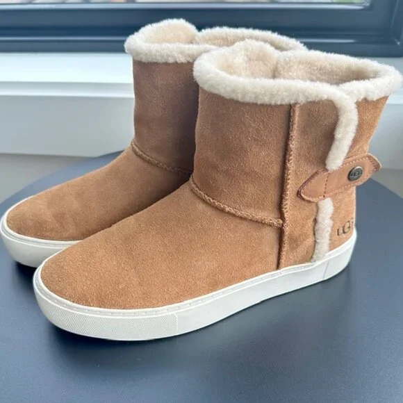 UGG Priya Water Resistant sneaker boot - Size 7 - Picture 2 of 11